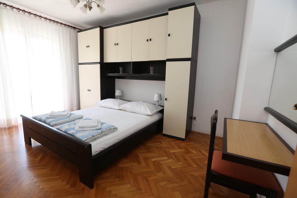 Apartment Davorka Primošten Exteriör bild