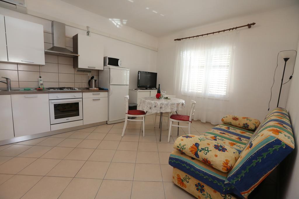 Apartment Davorka Primošten Exteriör bild